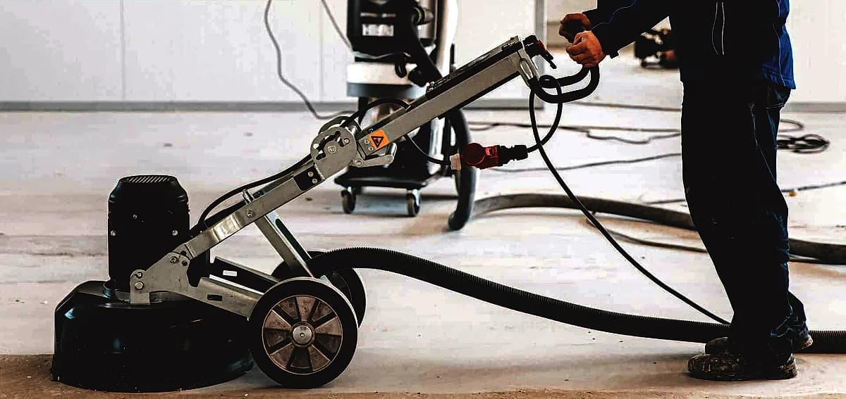 Can you vacuum epoxy floors?