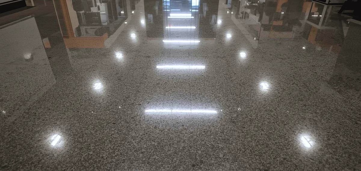 concrete polishing vs staining