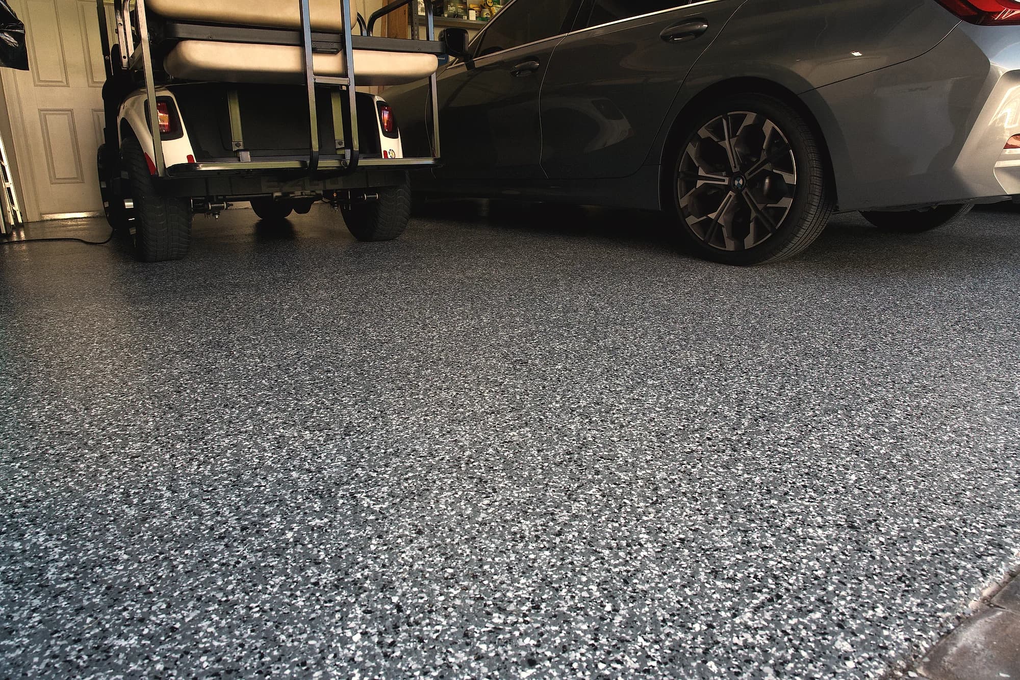 A finished flake garage floor